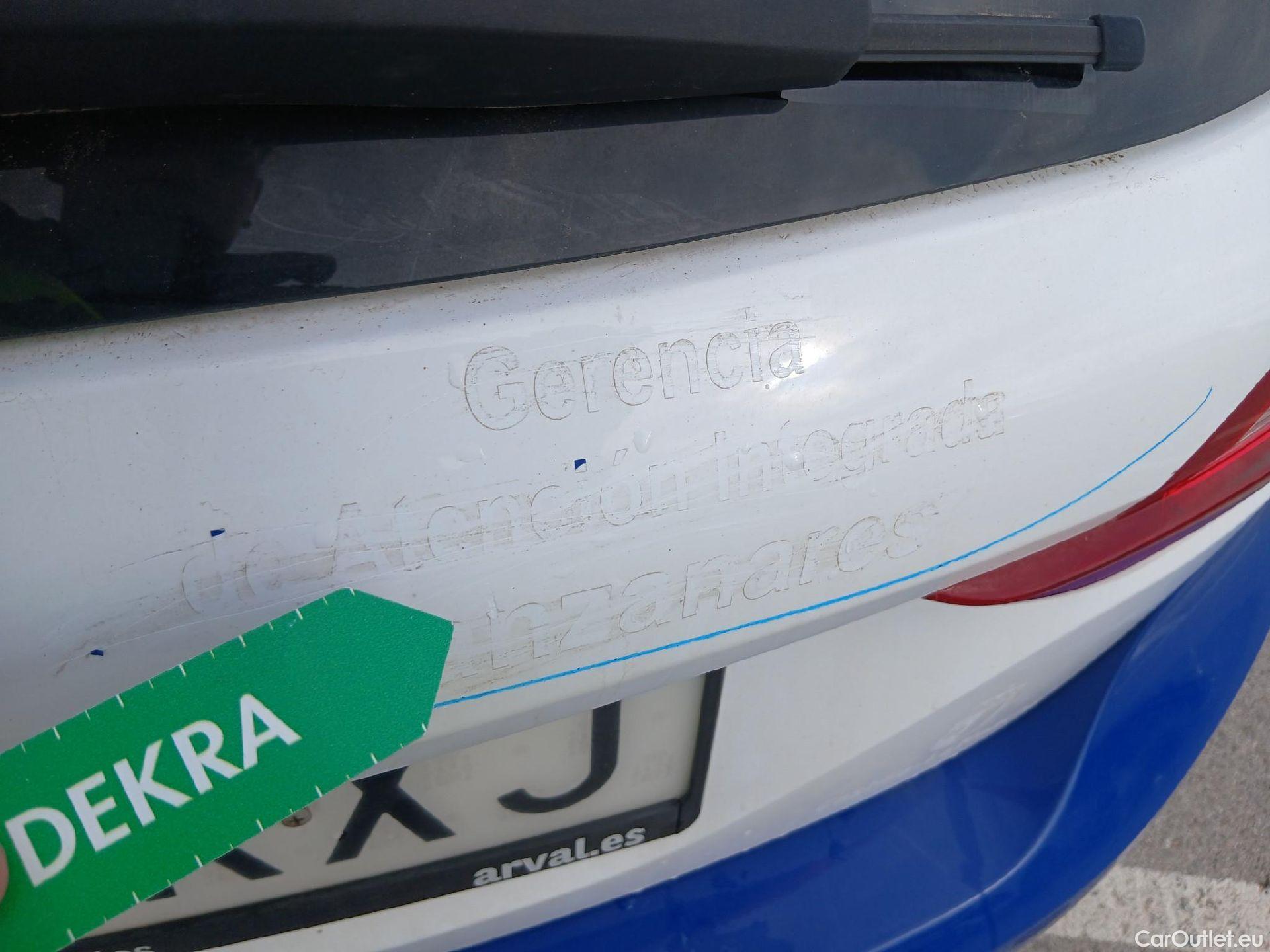  Ford  Fiesta FORD  / 2017 / 5P / berlina con portón 1.1 Ti-VCT 63kW Trend+ 5p #17