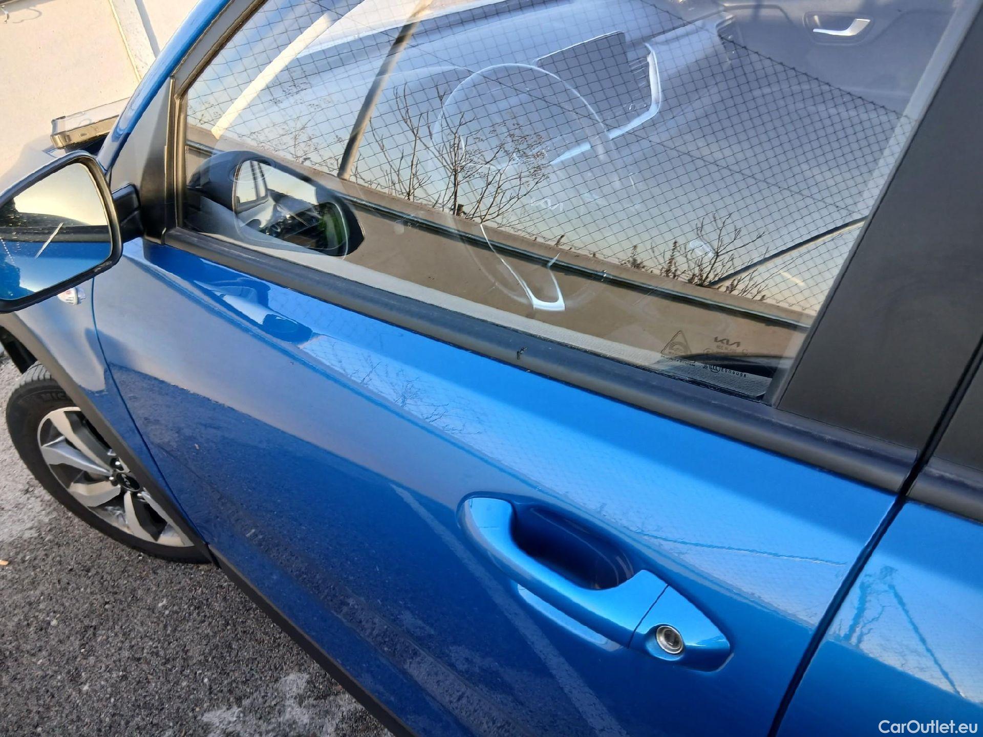  KIA  STONIC KIA  / 2017 / 5P / todoterreno 1.0 T-GDi 74kW (100CV) MHEV iMT Concept #12