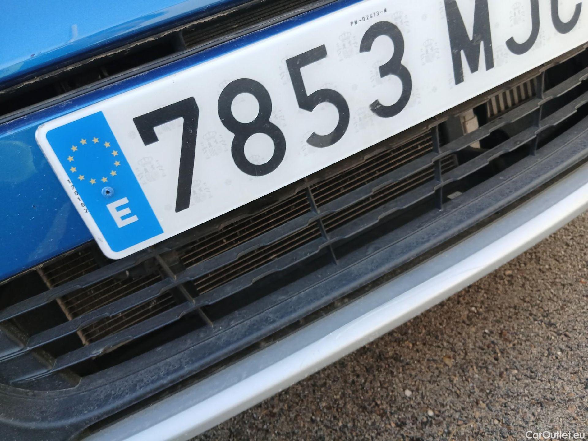  KIA  STONIC KIA  / 2017 / 5P / todoterreno 1.0 T-GDi 74kW (100CV) MHEV iMT Concept #6