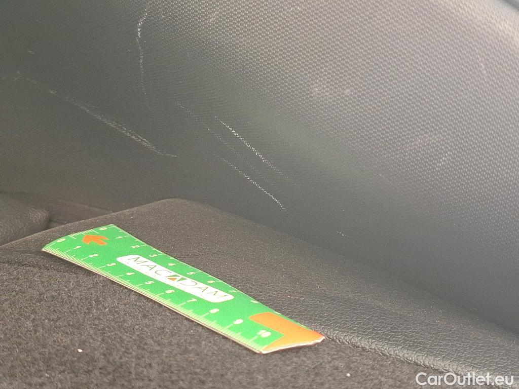  KIA  XCeed KIA  / 2019 / 5P / Crossover 1.6 GDI ISG ISG PHEV ACTIVE BUS DCT6 #11