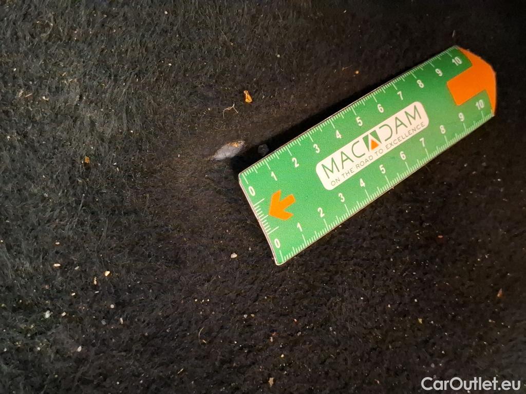  KIA  XCeed KIA  / 2019 / 5P / Crossover 1.6 GDI ISG ISG PHEV ACTIVE BUS DCT6 #6