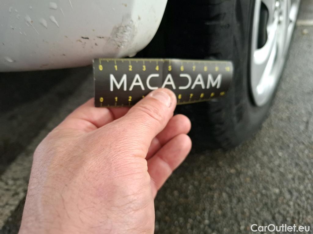  Hyundai  i10  Intuitive 1.0 65CV BVM5 E6dT #13