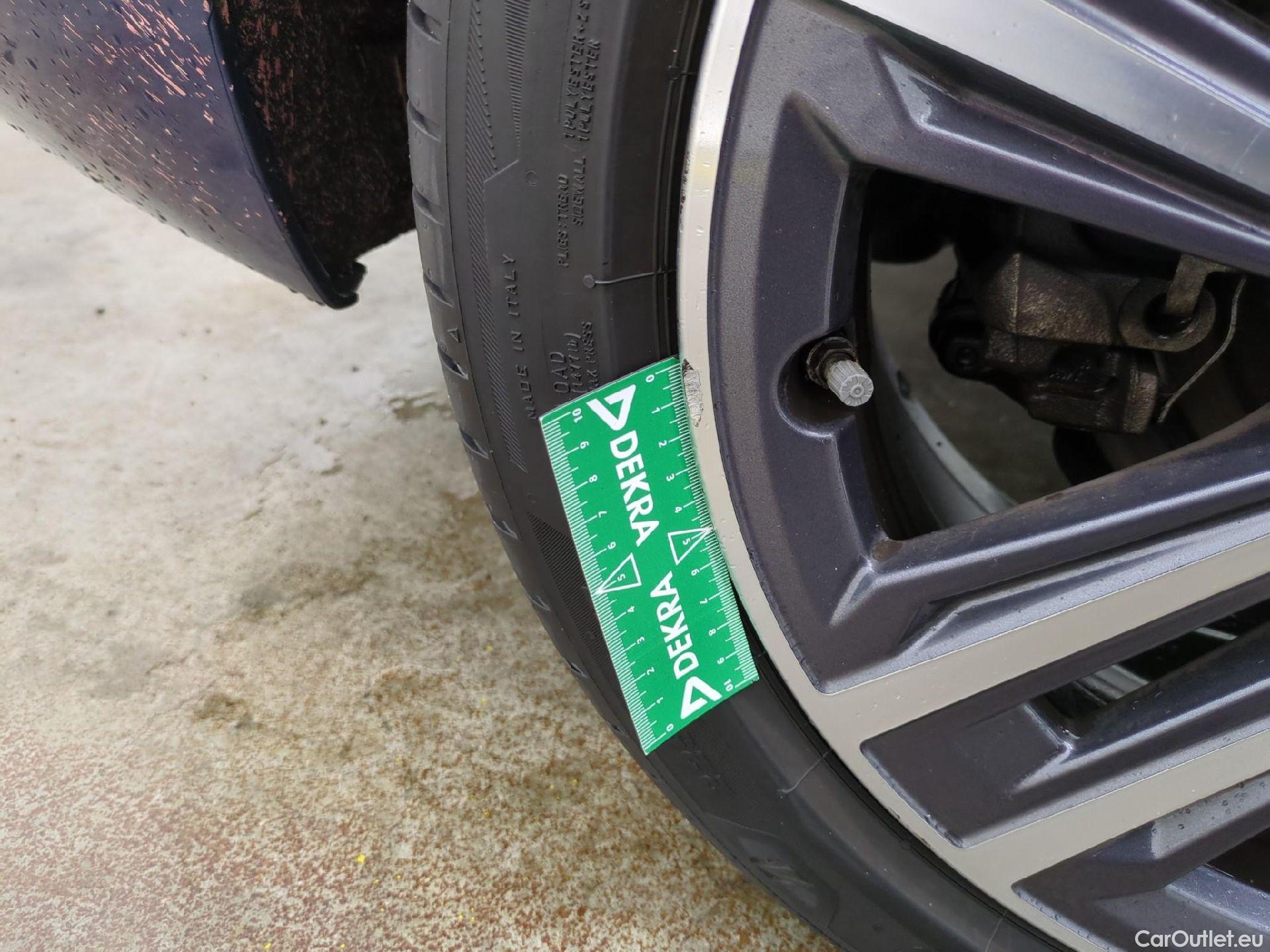  Bmw  Serie 1 Série 1 Berline 116 d Lounge 1.5 115CV BVA7 E6d #25