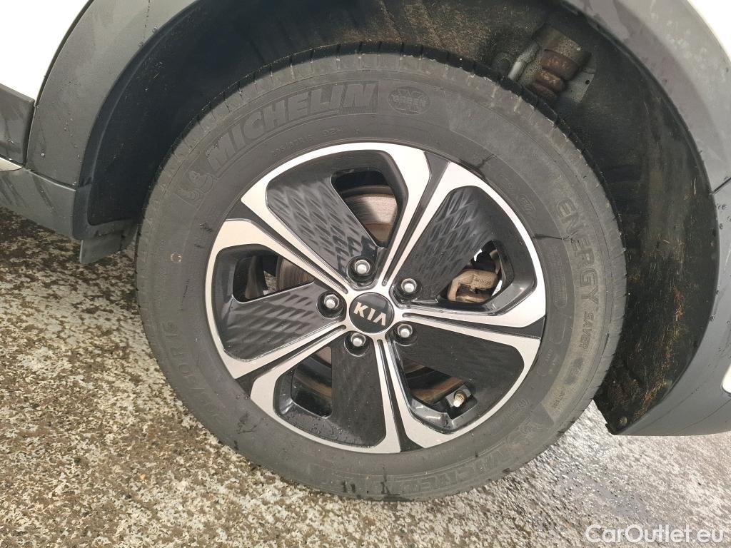  KIA  XCeed KIA  / 2019 / 5P / Crossover 1.6 GDI ISG ISG PHEV ACTIVE BUS DCT6 #9