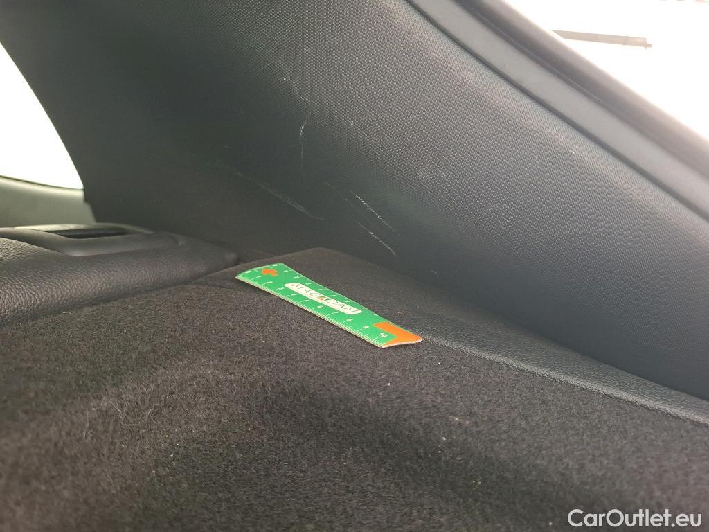  KIA  XCeed KIA  / 2019 / 5P / Crossover 1.6 GDI ISG ISG PHEV ACTIVE BUS DCT6 #10