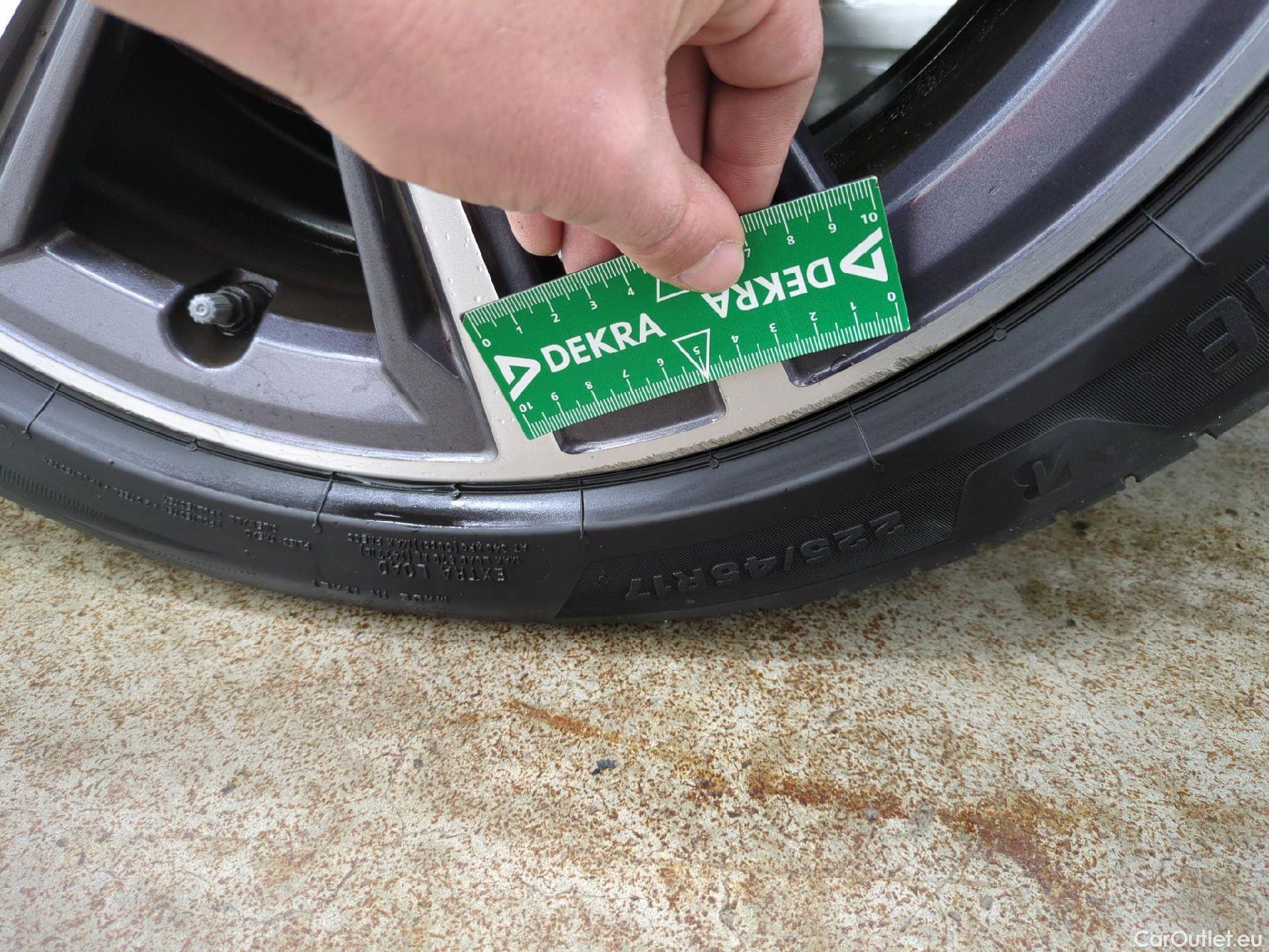  Bmw  Serie 1 Série 1 Berline 116 d Lounge 1.5 115CV BVA7 E6d #30