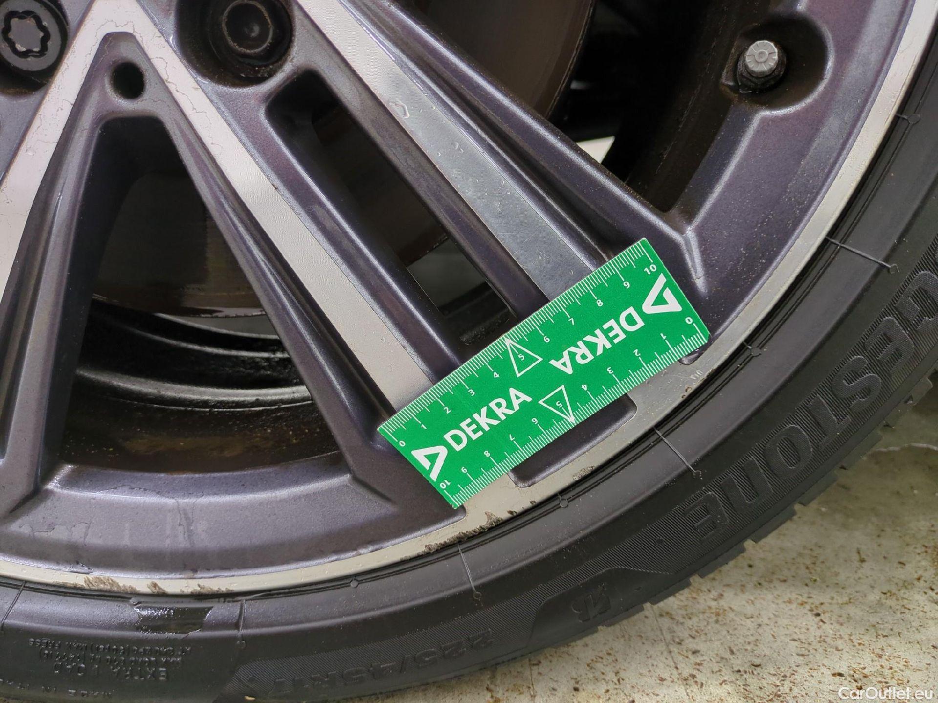  Bmw  Serie 1 Série 1 Berline 116 d Lounge 1.5 115CV BVA7 E6d #14