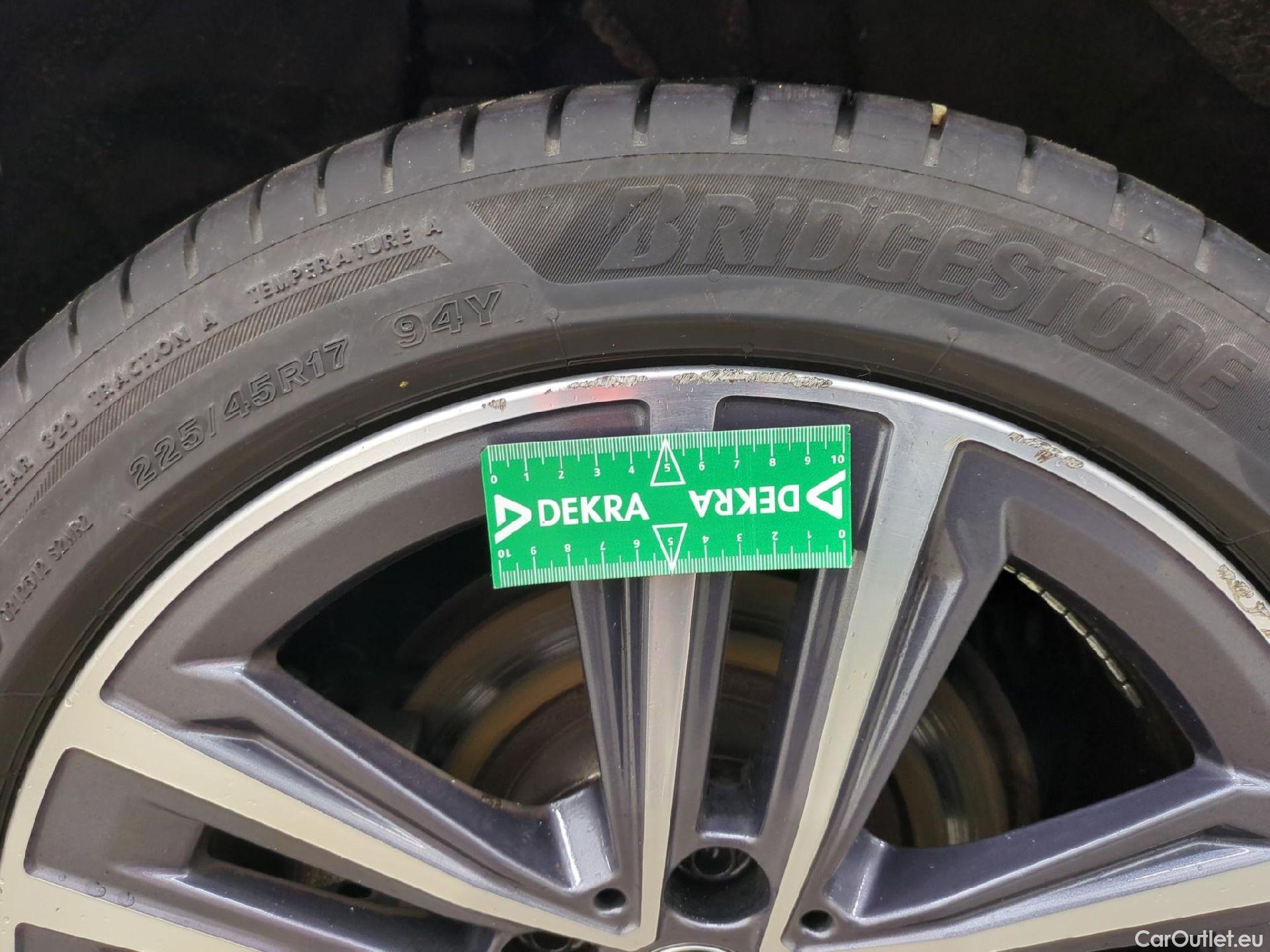  Bmw  Serie 1 Série 1 Berline 116 d Lounge 1.5 115CV BVA7 E6d #26