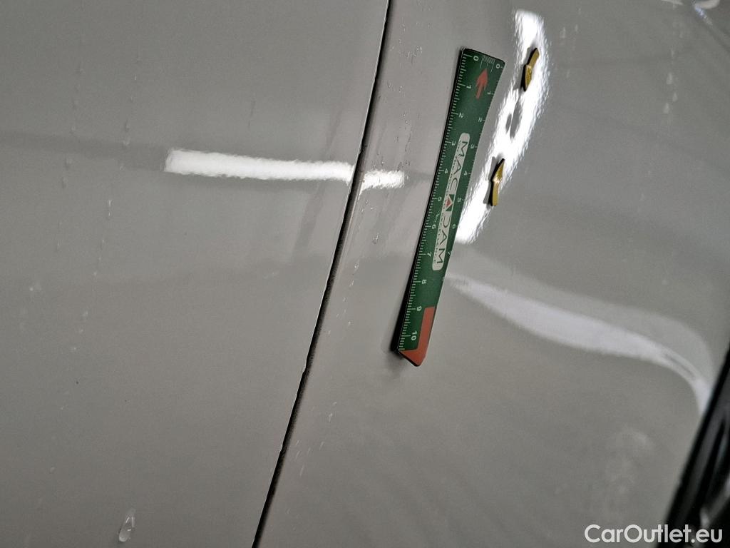  KIA  XCeed KIA  / 2019 / 5P / Crossover 1.6 GDI ISG ISG PHEV ACTIVE BUS DCT6 #13