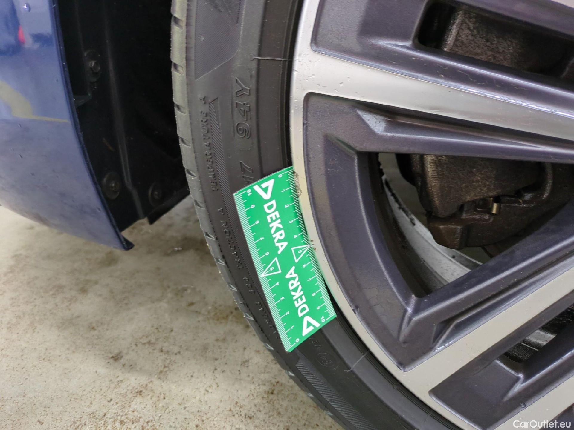  Bmw  Serie 1 Série 1 Berline 116 d Lounge 1.5 115CV BVA7 E6d #16