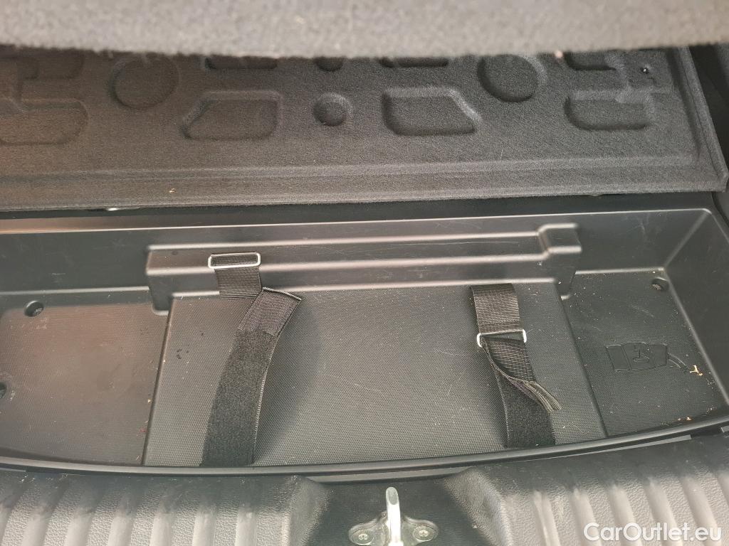  KIA  XCeed KIA  / 2019 / 5P / Crossover 1.6 GDI ISG ISG PHEV ACTIVE BUS DCT6 #8