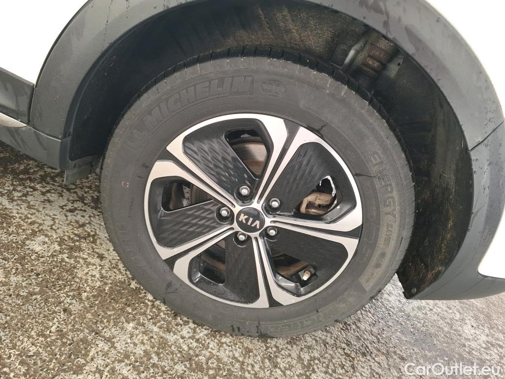  KIA  XCeed KIA  / 2019 / 5P / Crossover 1.6 GDI ISG ISG PHEV ACTIVE BUS DCT6 #18