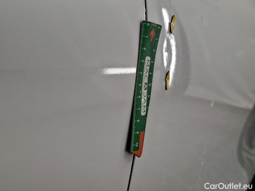  KIA  XCeed KIA  / 2019 / 5P / Crossover 1.6 GDI ISG ISG PHEV ACTIVE BUS DCT6 #17