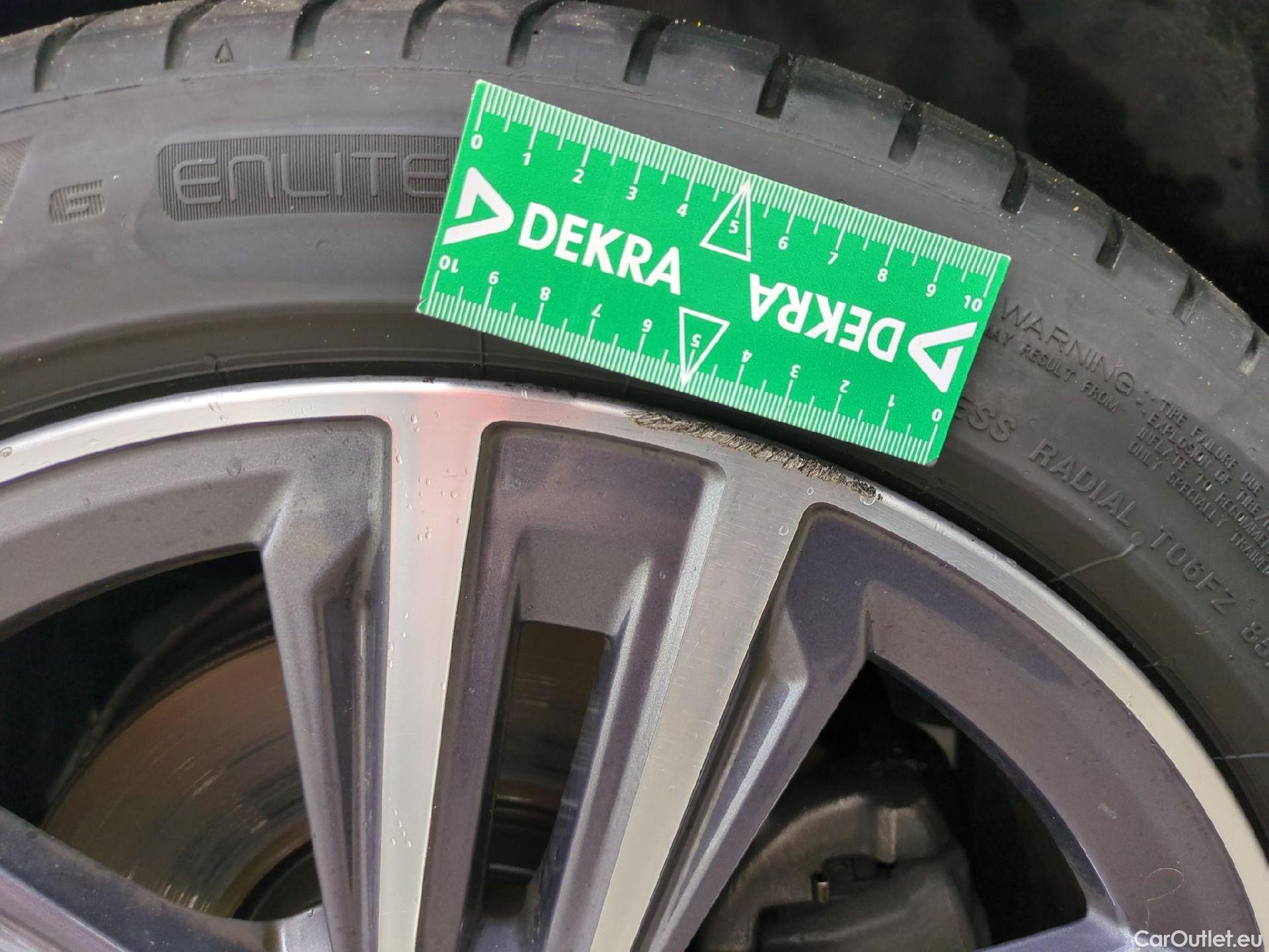  Bmw  Serie 1 Série 1 Berline 116 d Lounge 1.5 115CV BVA7 E6d #28