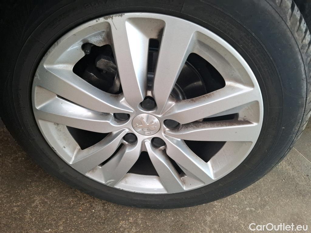  Peugeot  308 PEUGEOT  / 2017 / 5P / Berline Puretech 110 S&S Active Business #20