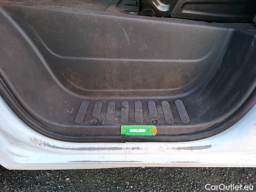  Renault  Master  III Fourgon L3H2 3 5 Grand Confort dCi 135CV BVM6 E6dT #9