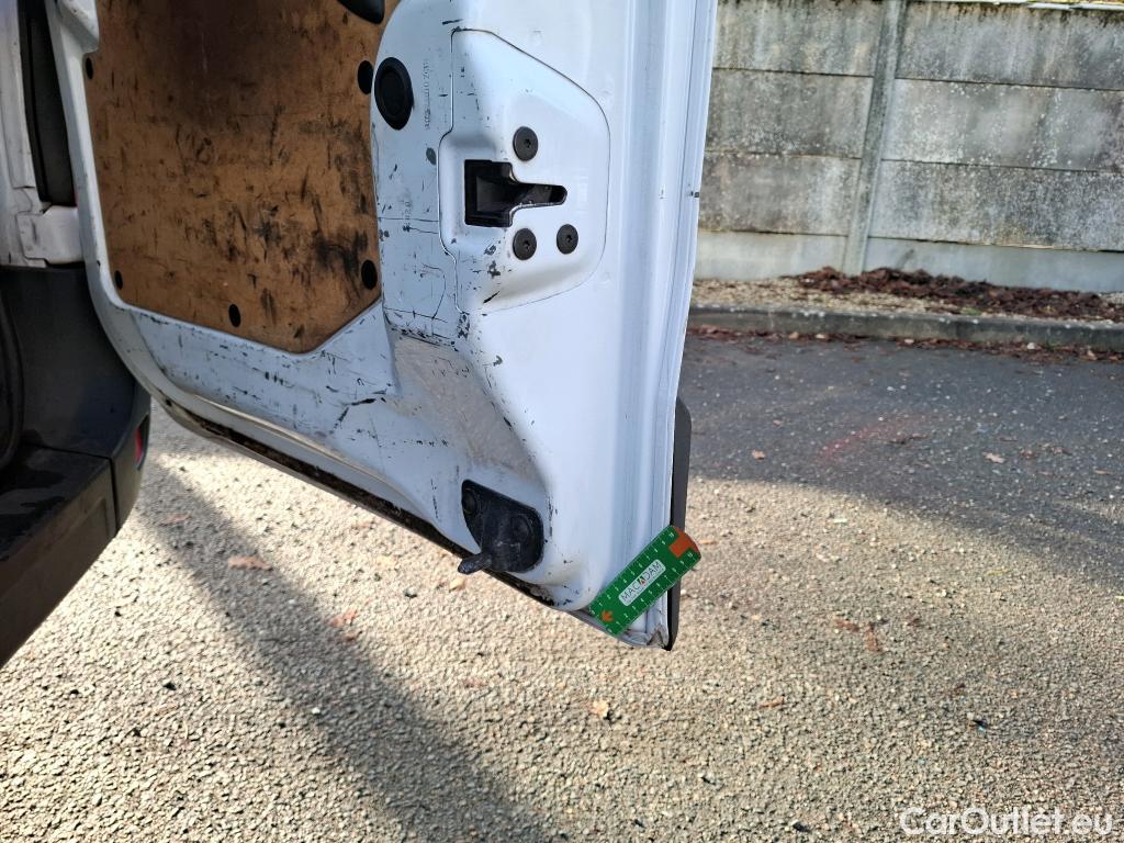  Renault  Master  III Fourgon L3H2 3 5 Grand Confort dCi 135CV BVM6 E6dT #17