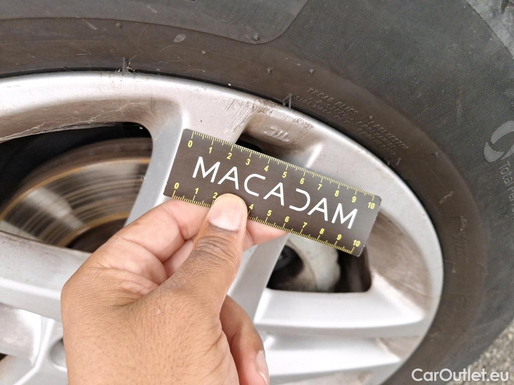  Toyota  C-HR TOYOTA  / 2016 / 5P / SUV 2.0 HYBRIDE 184 DYNAMIC BUSINESS #28