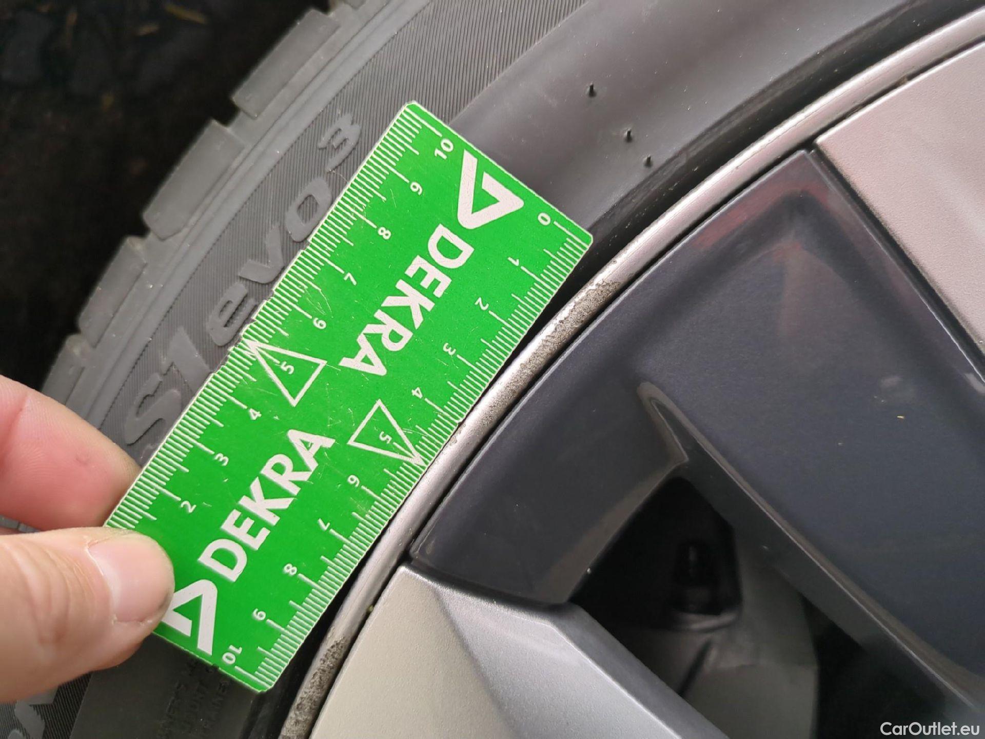  Tesla  Model Y TESLA  / 2020 / 5P / SUV Grand Autonomie Dual Motor AWD #30