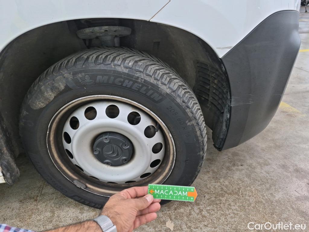  Citroen  Berlingo  Fourgon Driver XL 950 1.5 BlueHDi 100CV BVM5 E6dT #42