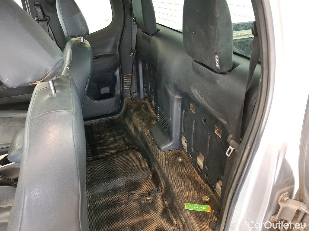  Nissan  Navara NISSAN  / 2015 / 4P / Pick-up King-Cab 2.3 dCi 160 N-CONNECTA #29