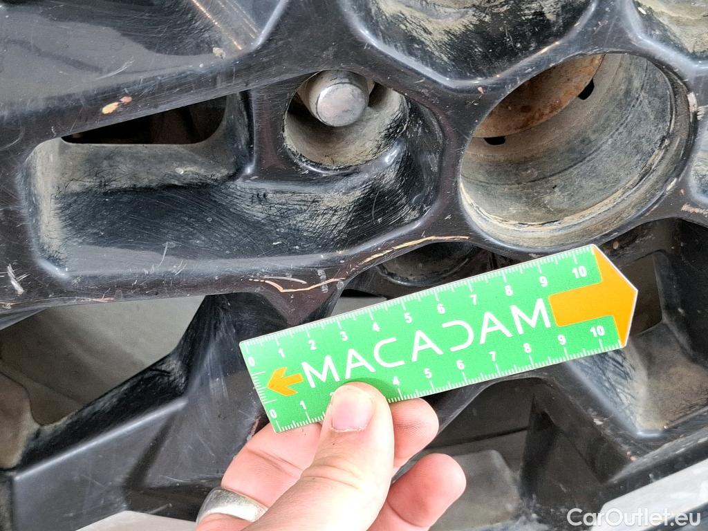  Nissan  Navara NISSAN  / 2015 / 4P / Pick-up King-Cab 2.3 dCi 160 N-CONNECTA #124