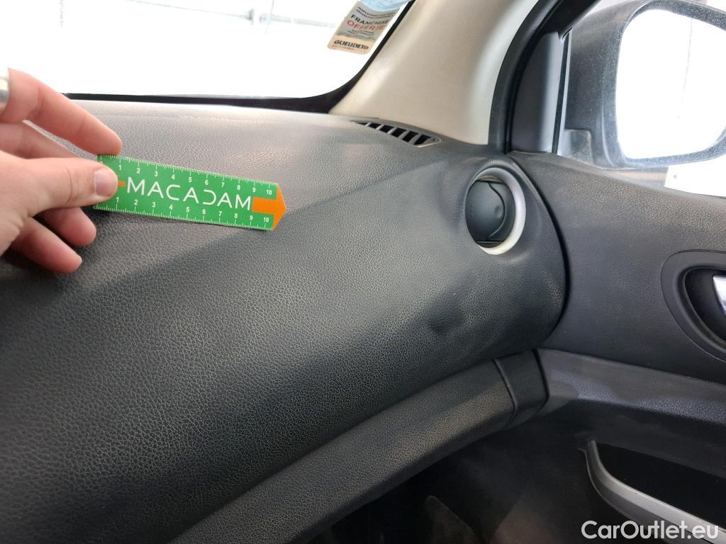  Nissan  Navara NISSAN  / 2015 / 4P / Pick-up King-Cab 2.3 dCi 160 N-CONNECTA #152