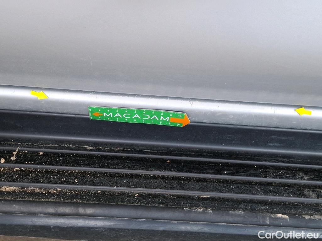  Nissan  Navara NISSAN  / 2015 / 4P / Pick-up King-Cab 2.3 dCi 160 N-CONNECTA #100