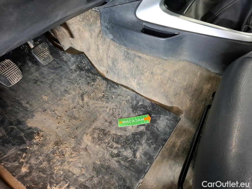  Nissan  Navara NISSAN  / 2015 / 4P / Pick-up King-Cab 2.3 dCi 160 N-CONNECTA #150