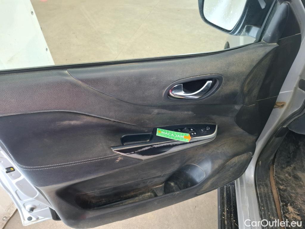  Nissan  Navara NISSAN  / 2015 / 4P / Pick-up King-Cab 2.3 dCi 160 N-CONNECTA #143