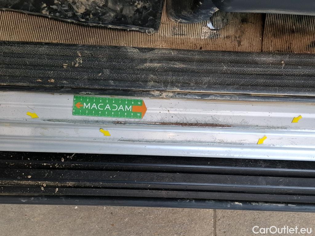  Nissan  Navara NISSAN  / 2015 / 4P / Pick-up King-Cab 2.3 dCi 160 N-CONNECTA #106