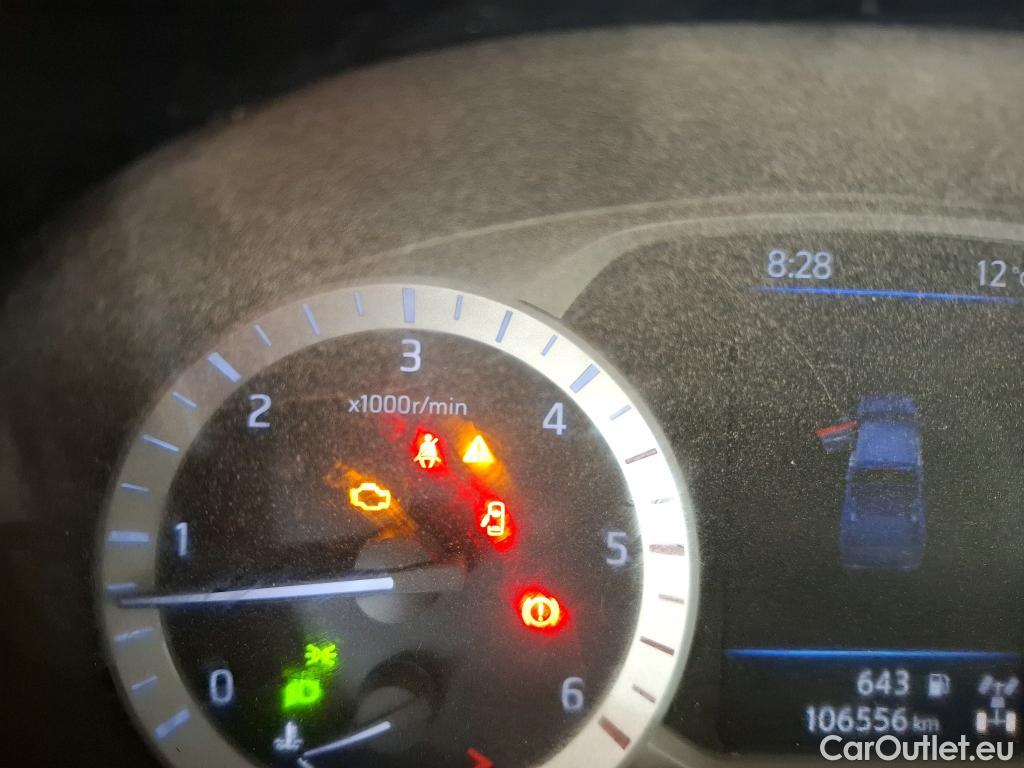  Nissan  Navara NISSAN  / 2015 / 4P / Pick-up King-Cab 2.3 dCi 160 N-CONNECTA #165