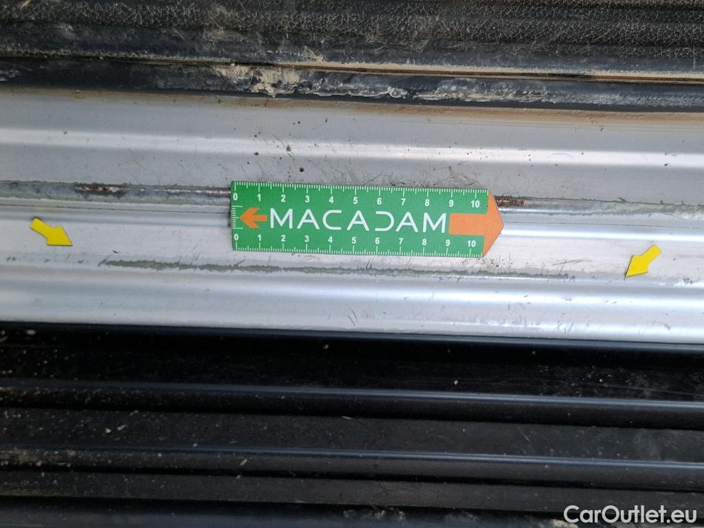  Nissan  Navara NISSAN  / 2015 / 4P / Pick-up King-Cab 2.3 dCi 160 N-CONNECTA #104