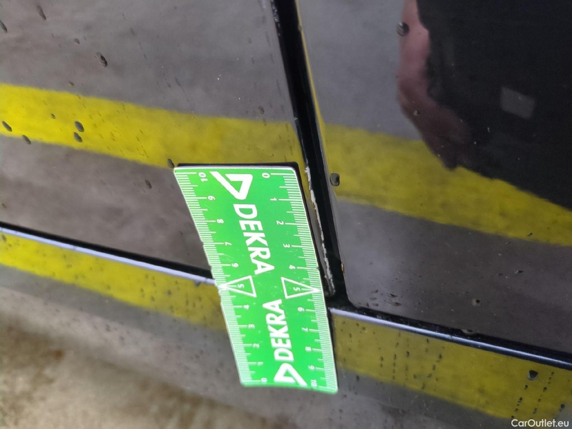  Bmw  Serie 1 Série 1 Berline 118 d Lounge 2.0 150CV BVA8 E6d #23