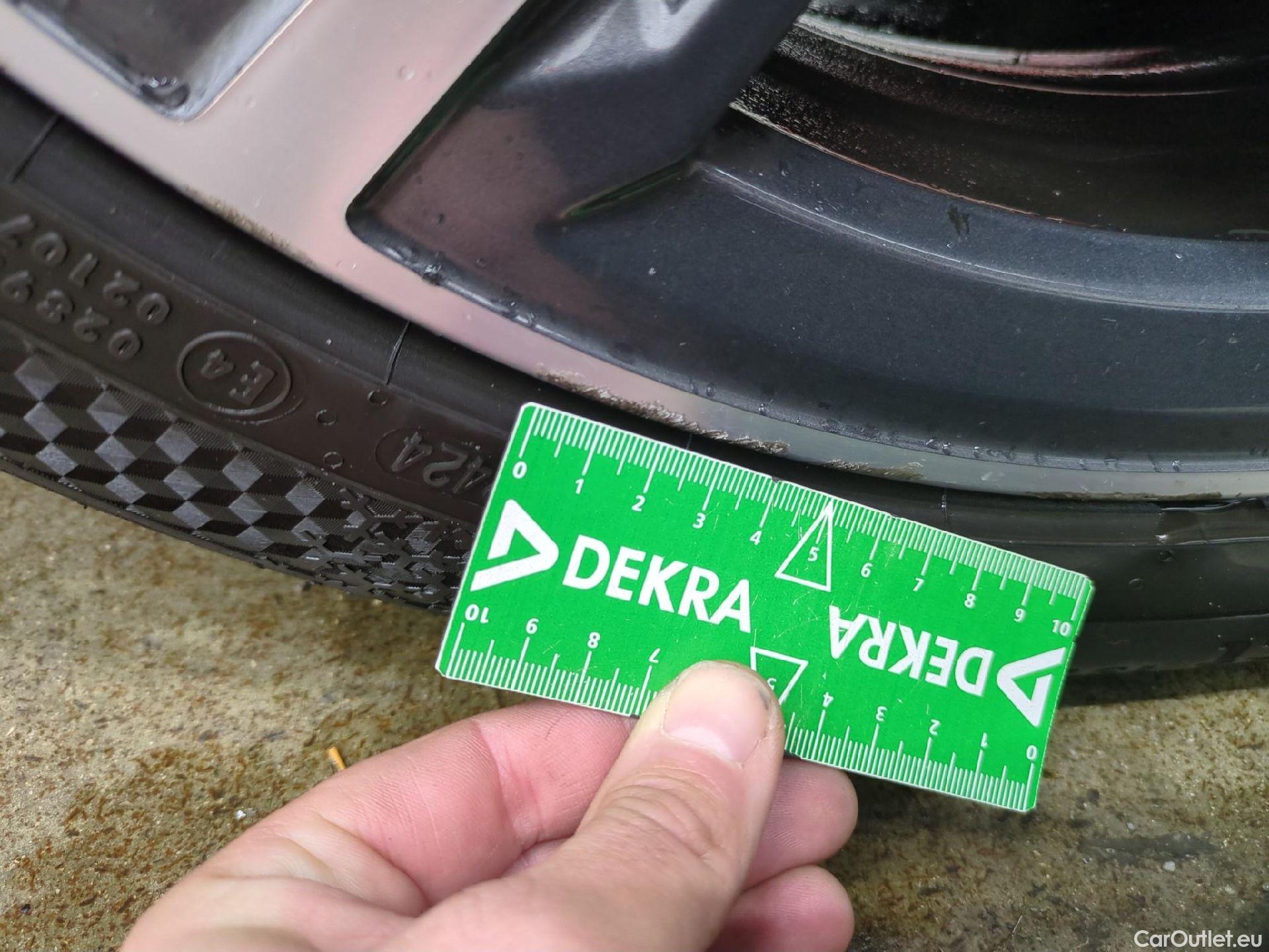  Bmw  Serie 1 Série 1 Berline 118 d Lounge 2.0 150CV BVA8 E6d #18