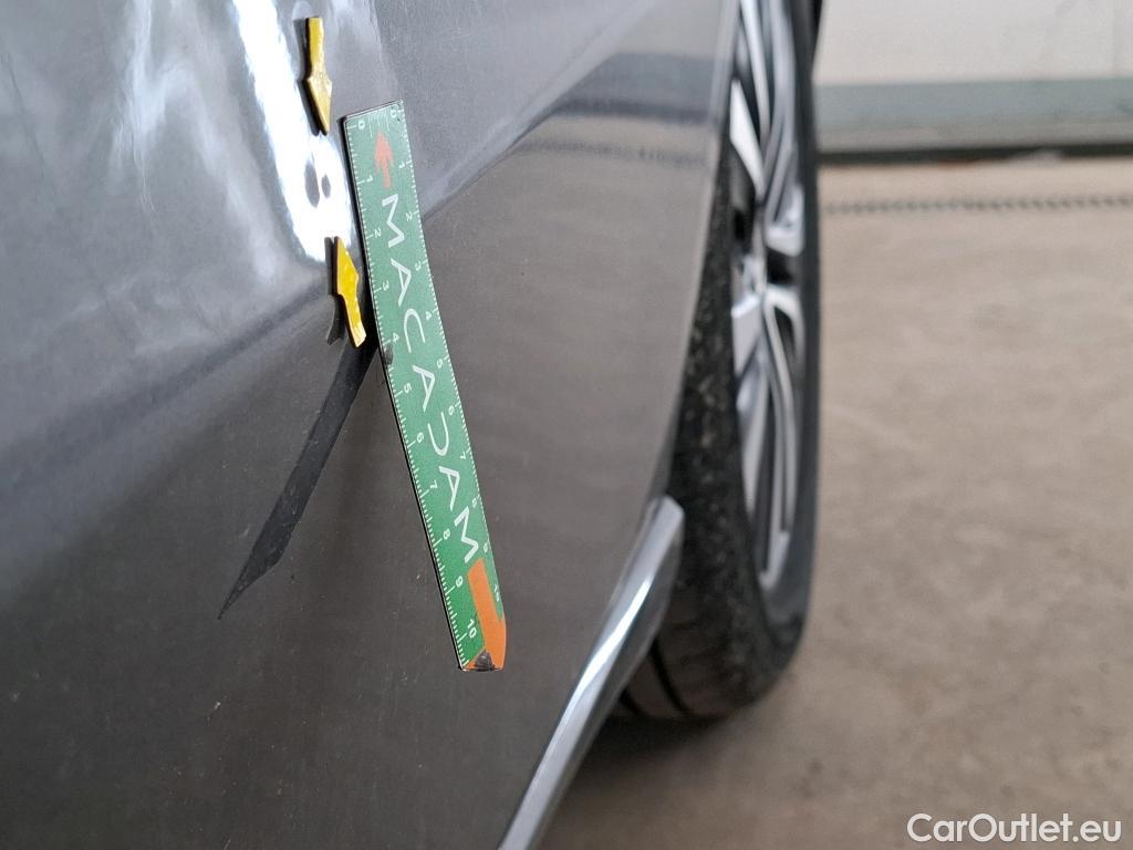  Mercedes  A-Klasse MERCEDES-BENZ Classe A Compact / 2018 / 5P / Berline A 180 d Business Line BVA #26