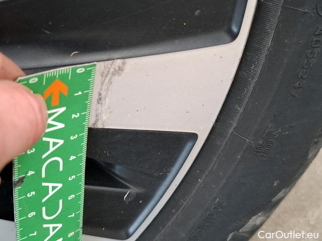  Mercedes  A-Klasse MERCEDES-BENZ Classe A Compact / 2018 / 5P / Berline A 180 d Business Line BVA #24