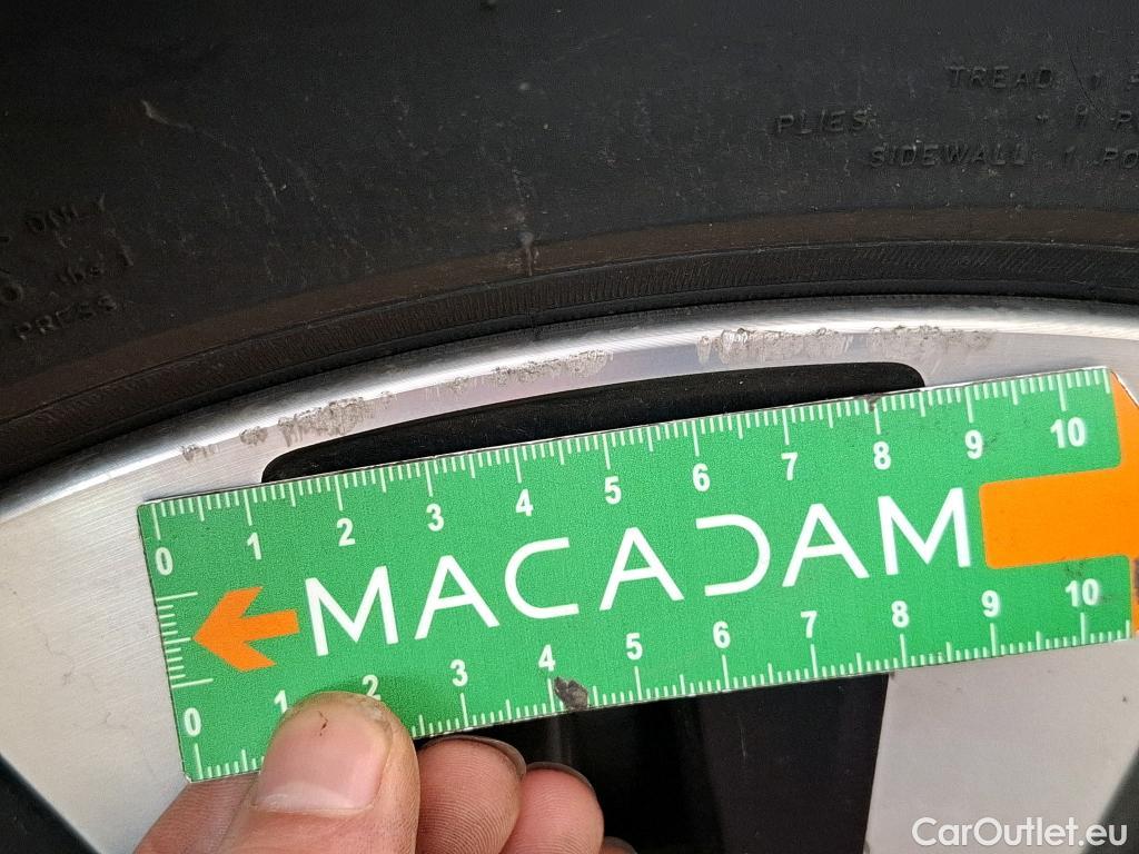  Mercedes  A-Klasse MERCEDES-BENZ Classe A Compact / 2018 / 5P / Berline A 180 d Business Line BVA #23