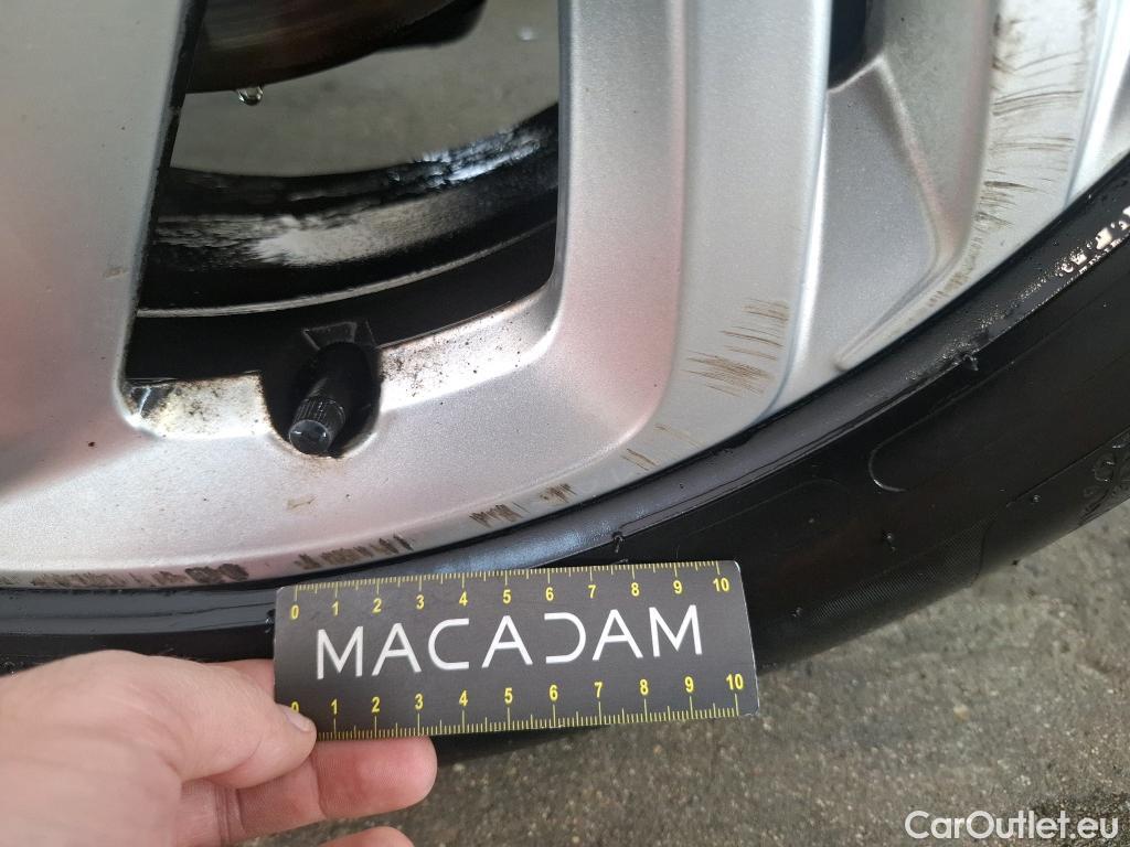  DS  DS7 DS DS 7 Crossback / 2017 / 5P / SUV BlueHDi 130 Auto Executive #67