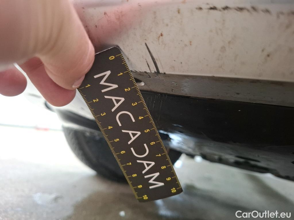  DS  DS7 DS DS 7 Crossback / 2017 / 5P / SUV BlueHDi 130 Auto Executive #96