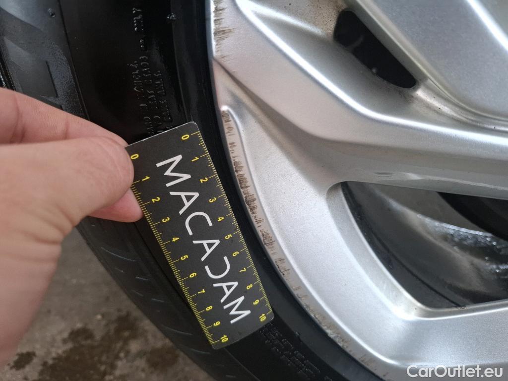  DS  DS7 DS DS 7 Crossback / 2017 / 5P / SUV BlueHDi 130 Auto Executive #64