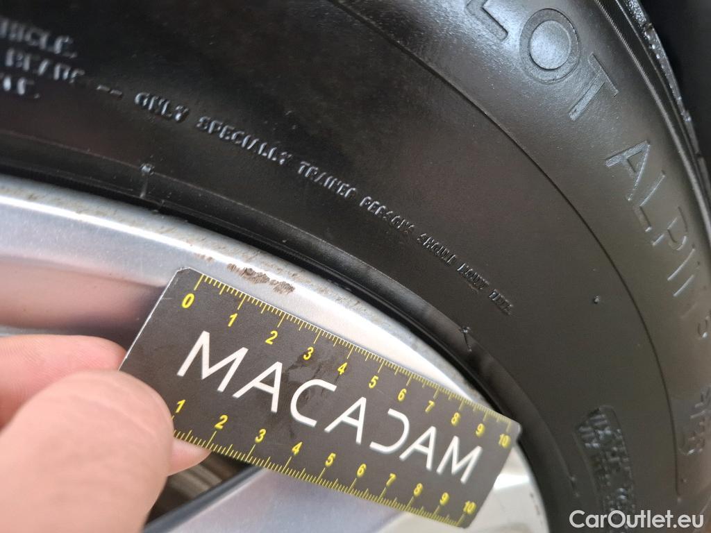  DS  DS7 DS DS 7 Crossback / 2017 / 5P / SUV BlueHDi 130 Auto Executive #76