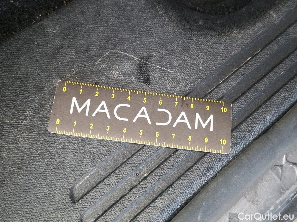  DS  DS7 DS DS 7 Crossback / 2017 / 5P / SUV BlueHDi 130 Auto Executive #82