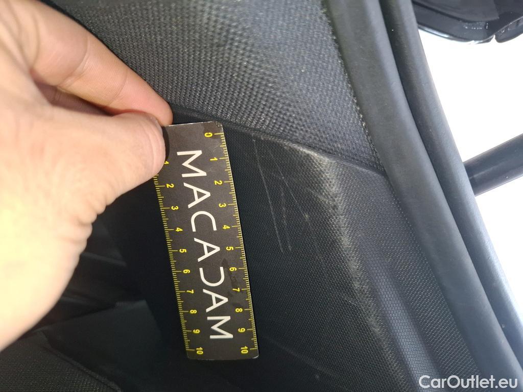  DS  DS7 DS DS 7 Crossback / 2017 / 5P / SUV BlueHDi 130 Auto Executive #86