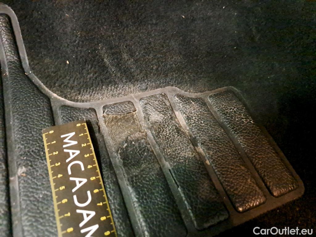  Renault  Captur RENAULT  / 2019 / 5P / SUV Business TCe 140 EDC FAP -21 #8