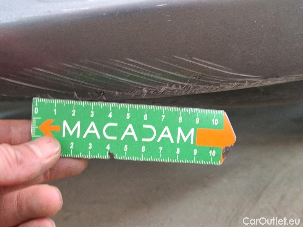  Mercedes  A-Klasse MERCEDES-BENZ Classe A Compact / 2018 / 5P / Berline A 180 d Business Line BVA #16