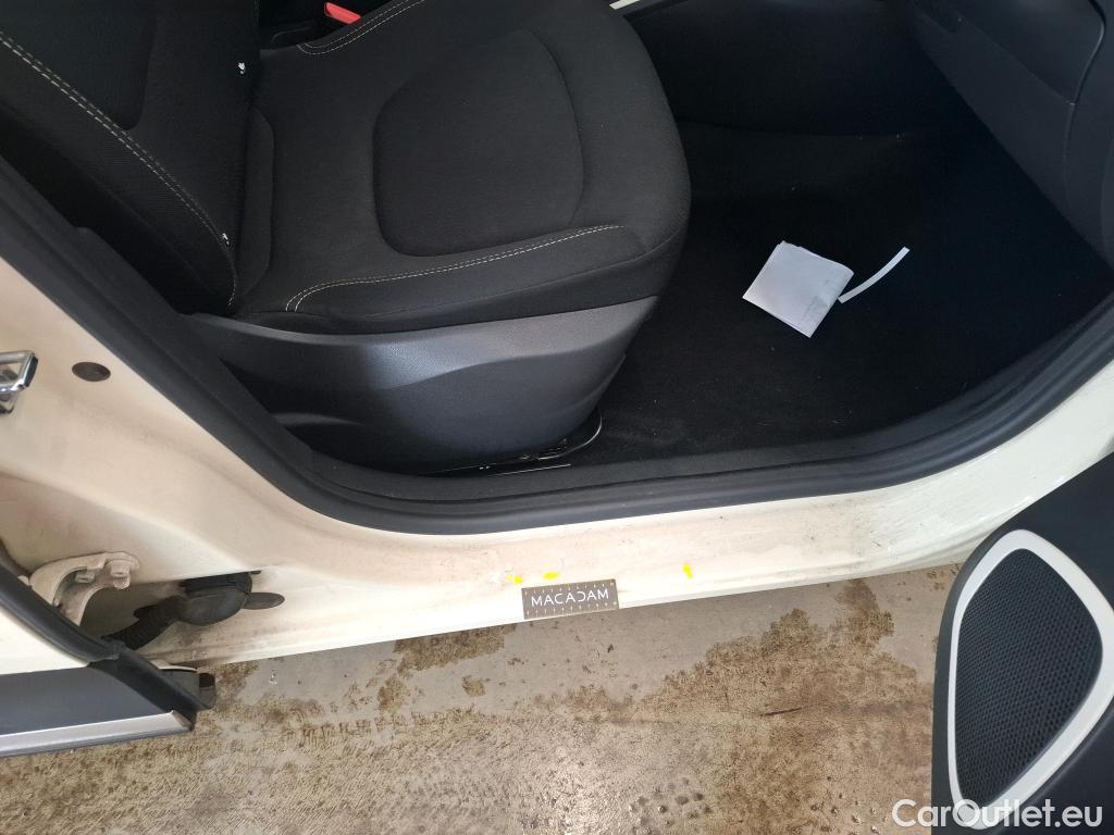  Renault  Captur RENAULT  5p Crossover Business ENERGY dCi 90 #27