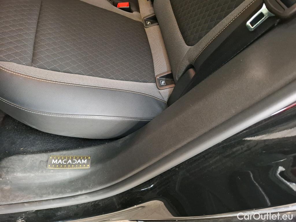  Opel   Grandland X Grandland X Elegance Business 1.5 130CV BVA8 E6d #11