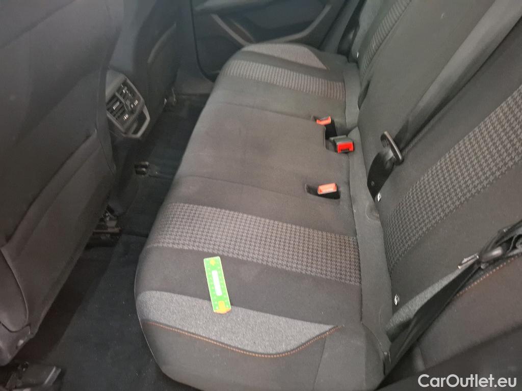  Peugeot  3008  Active Pack 1.5 HDi 130CV BVA8 E6d #18