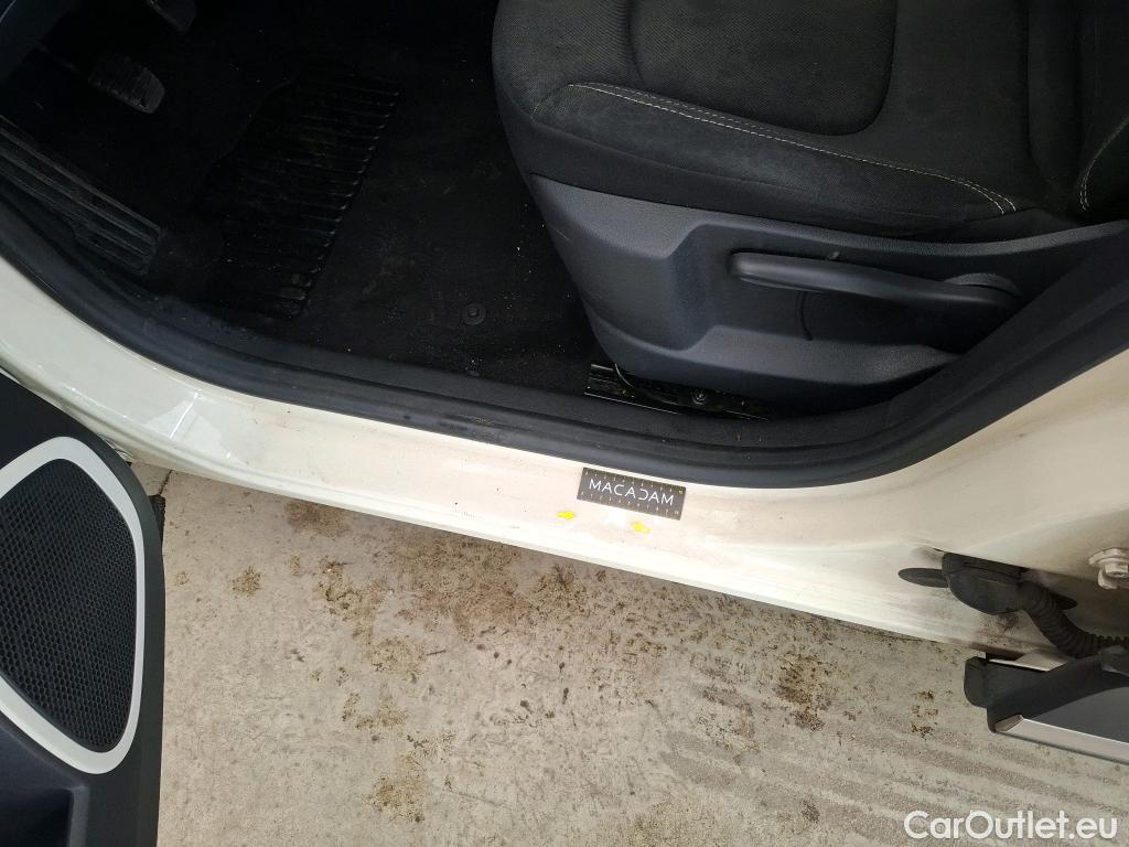  Renault  Captur RENAULT  5p Crossover Business ENERGY dCi 90 #13